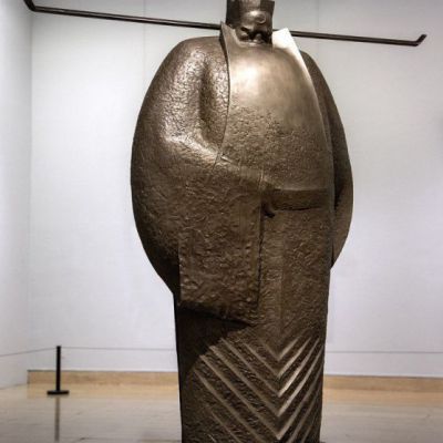 古代人物包公铜雕