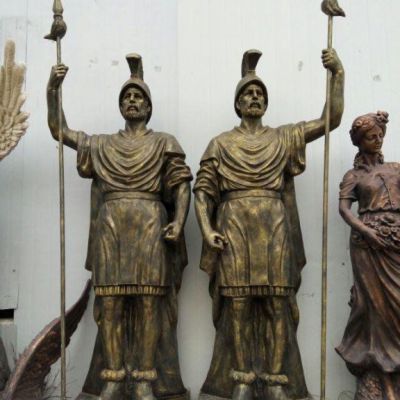 西方人物广场铜雕