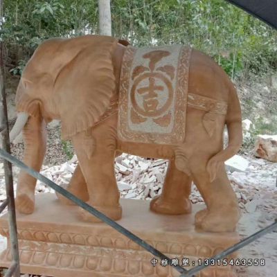 石雕卷鼻大象雕塑