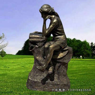 铜雕公园女孩