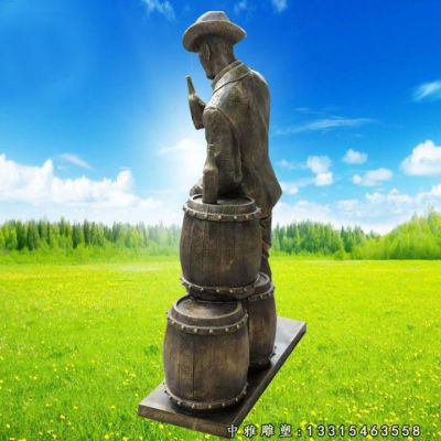 铜雕公园喝酒人物