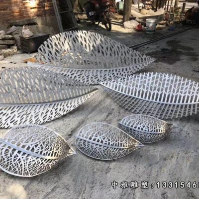 镂空不锈钢树叶雕塑