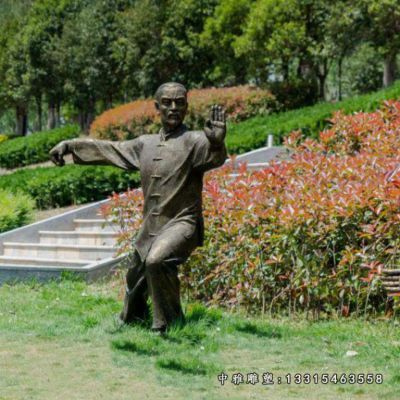 公园铜雕打太极人物