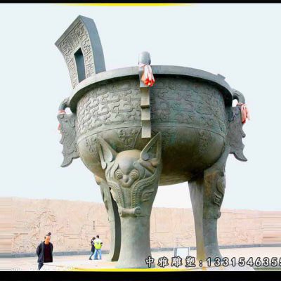 铜雕大型三足鼎