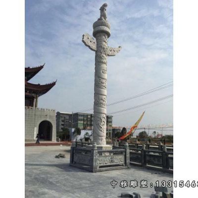 广场石雕龙柱景观