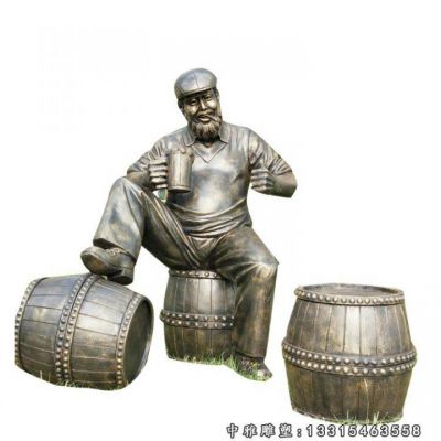 公园铜雕喝酒人物