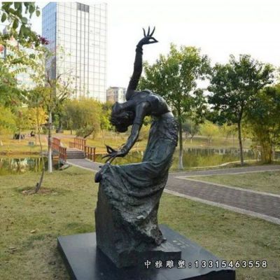 广场铜雕美人鱼