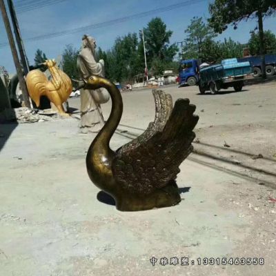 城市铜雕天鹅