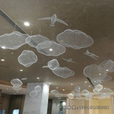镂空云朵不锈钢雕塑