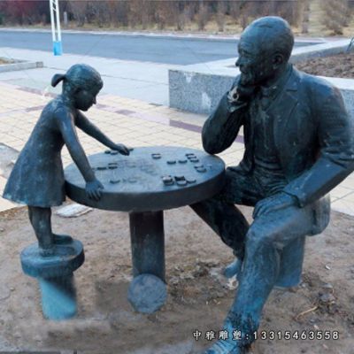 小品铜雕下棋人物
