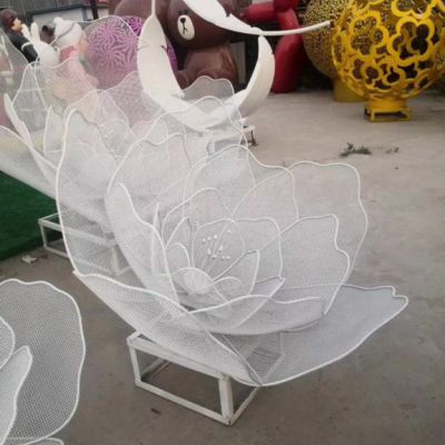 镂空花朵不锈钢雕塑