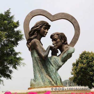 铜雕广场情侣
