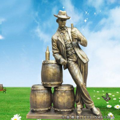 铜雕公园喝酒人物