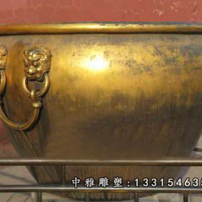铜雕圆形水缸
