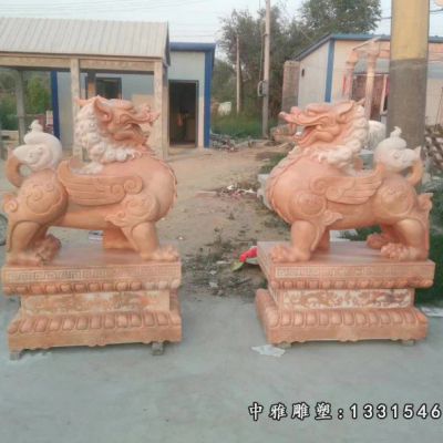 晚霞红麒麟动物雕塑